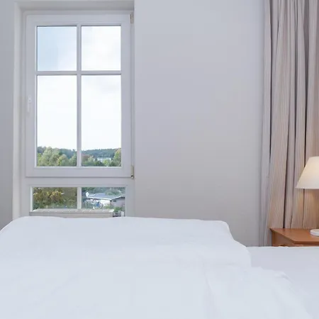 Apartment 370, Seepark